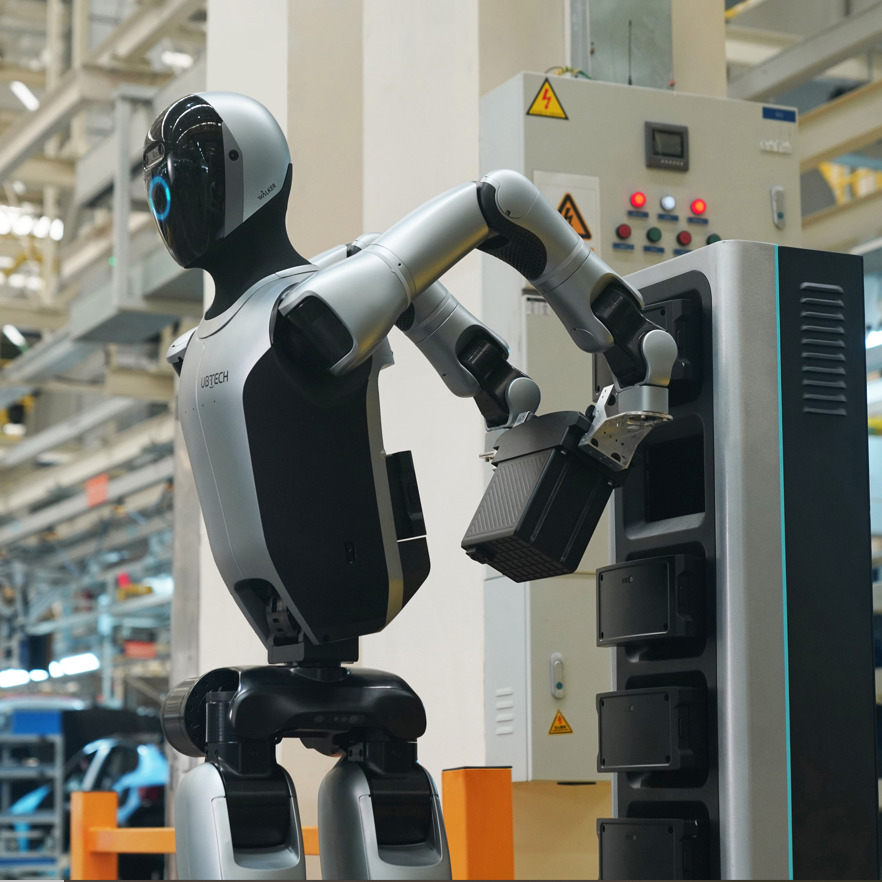 Nuevo Robot UBTECH Walker S2 con 52 Ejes y Carga Útil de 15 KG para Inspección de Montaje, Logística y Automatización